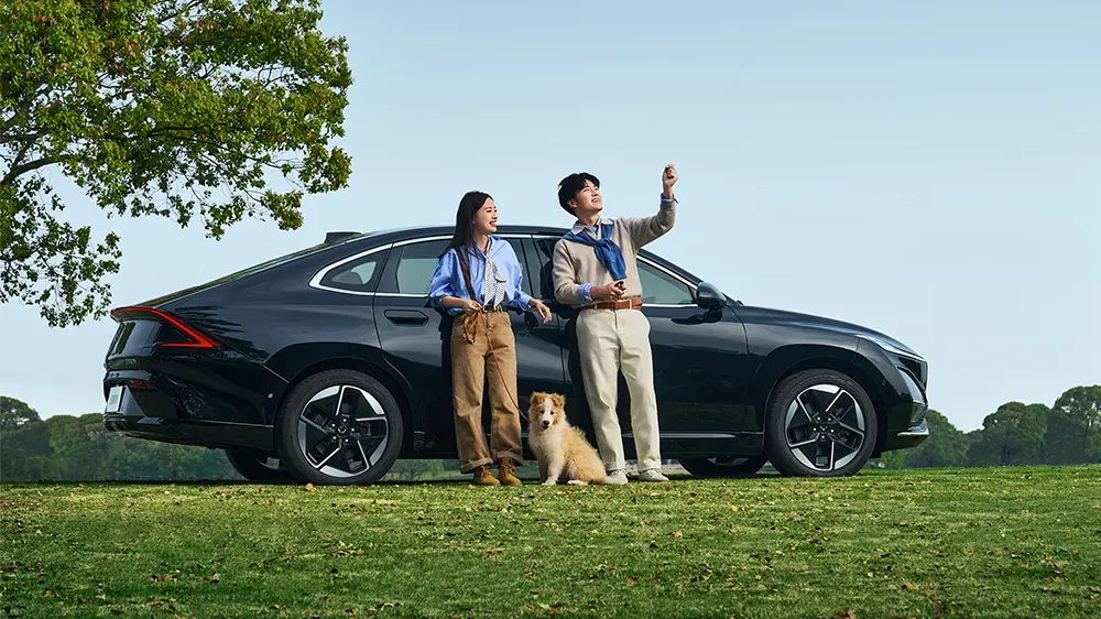 Xingguang ass als mëttelgrouss Auto positionéiert, mat purem elektreschen a Plug-in Hybrid Optiounen