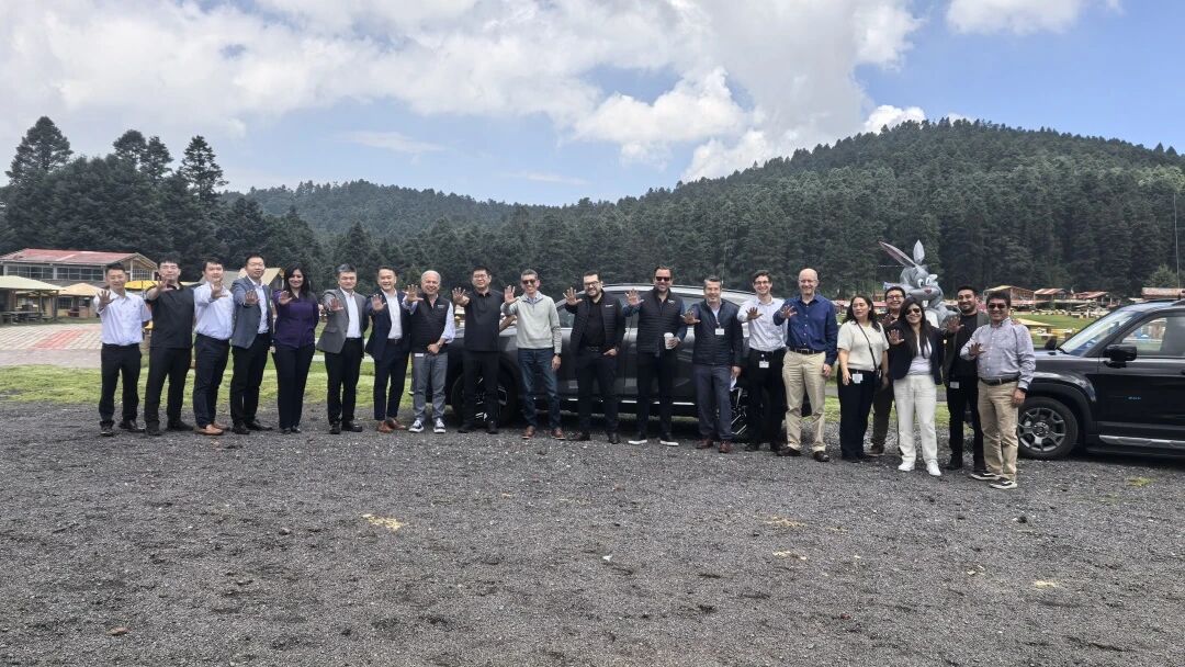 Zesumme fir d'Entwécklung ze schaffen, fir de Wuesstum iwwer den Ozean ze striewen! Saic-gm-wuling Management besicht de mexikanesche Maart