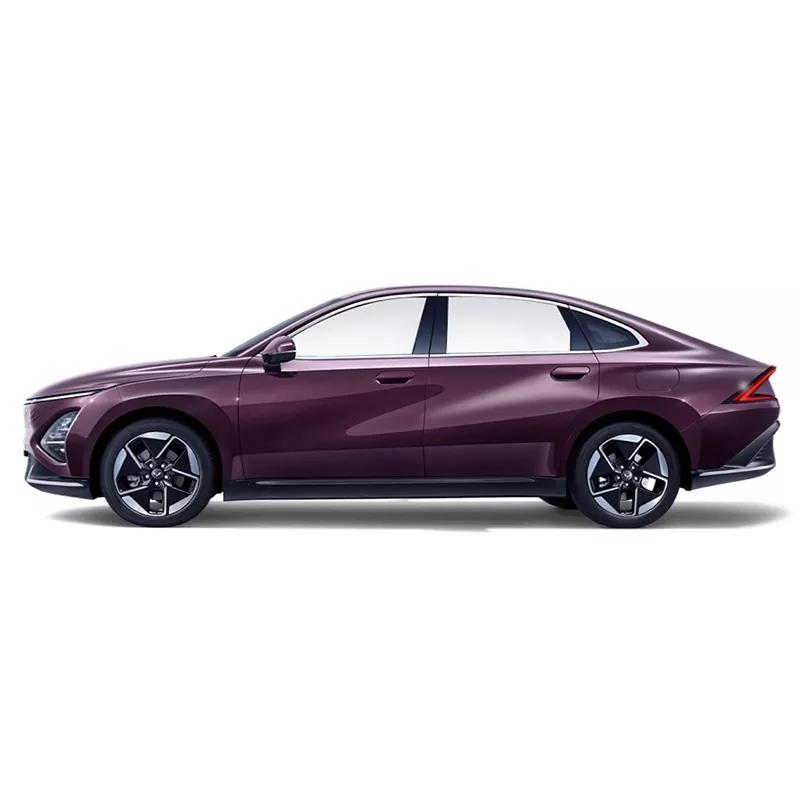 Wat mécht dës Wuling Starlight Sedan Är Opmierksamkeet wäert?