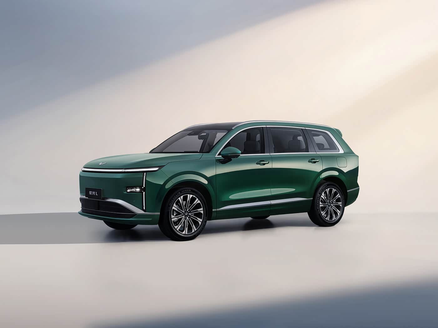 Wat mécht de Wuling Starlight L déi ideal Wäitschoss 6-Sëtz PHEV fir Famillen?